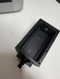 Schnell gedruckter 3D-Prototyp des PHANTOM® Max Gehäuses während der iterativen mechanischen Designphase