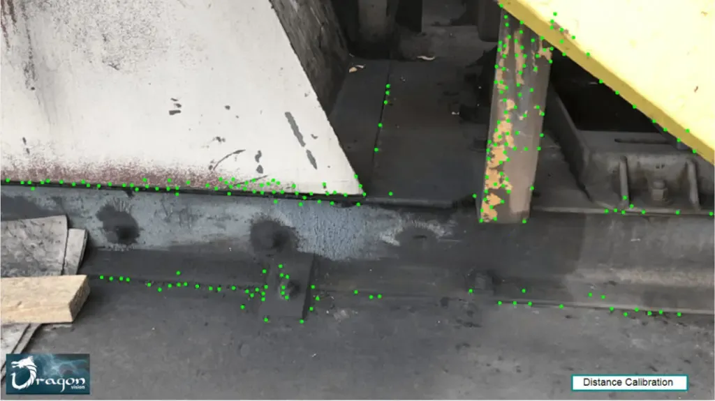 Videoframe mit identifizierten Zielmessungspunkten und statischen Referenzzonen für den Bewegungsvergleich