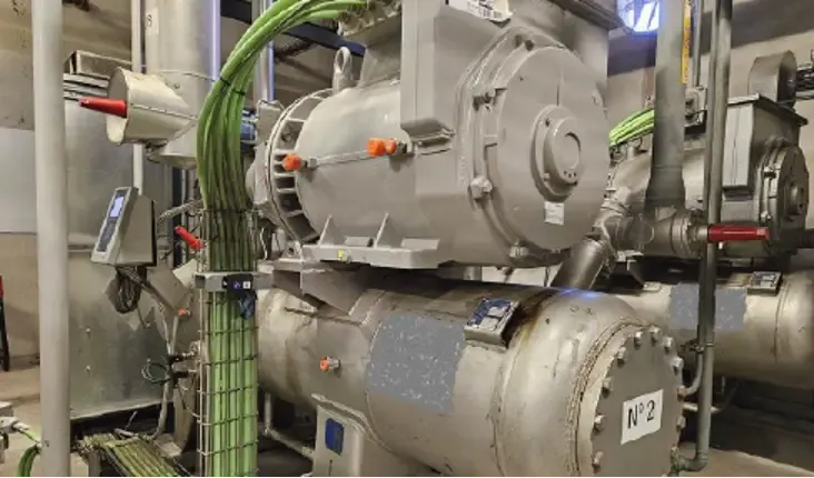 Reduzierung der Stillstandzeiten um 42% in Kritischen Kühlsystemen durch Intelligente Schwingungsüberwachung