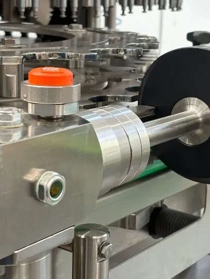 ERBESSD INSTRUMENTS® wireless triaxial accelerometer mounted on the housing of a Food & Beverage filling machine