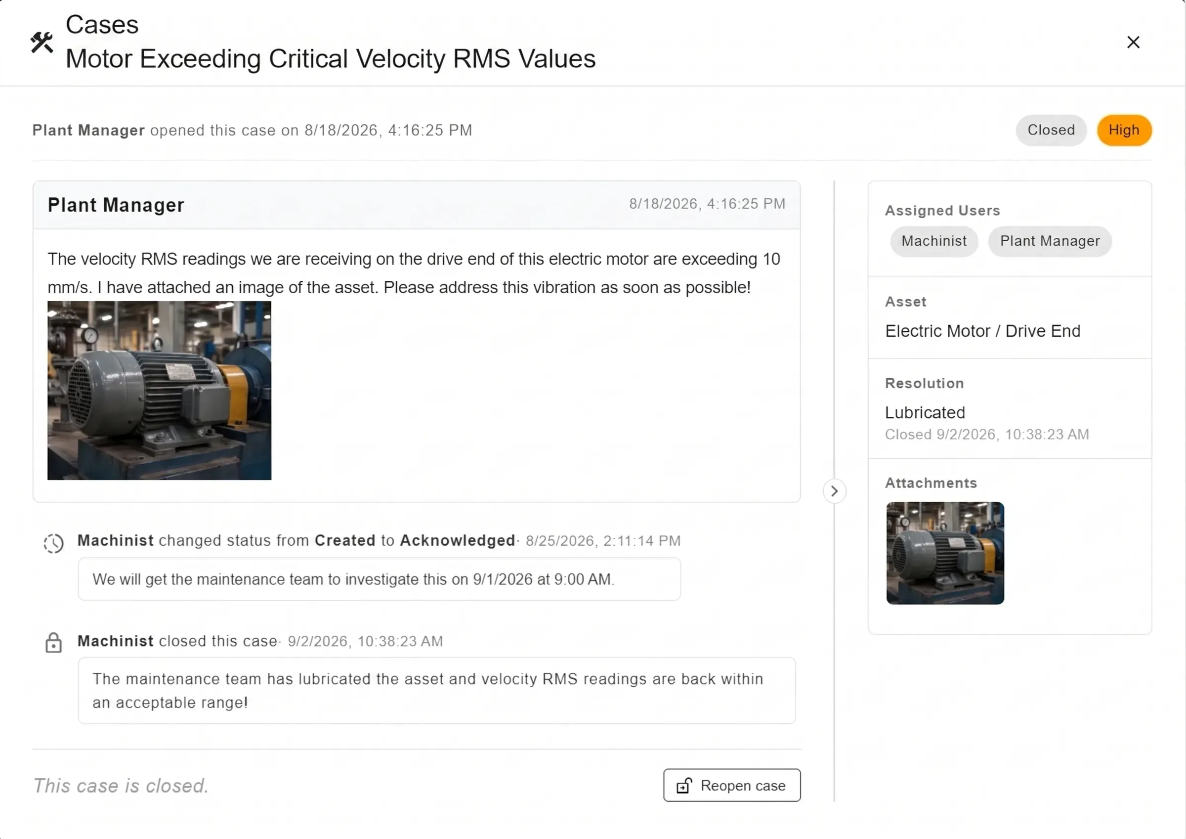Seguimiento de casos en Digivibe MX®: un caso abierto por un motor que excede sus valores críticos de velocidad RMS, con el hilo de comentarios, un espectro y una foto del motor adjuntos, los responsables asignados y la resolución registrada al cerrarlo